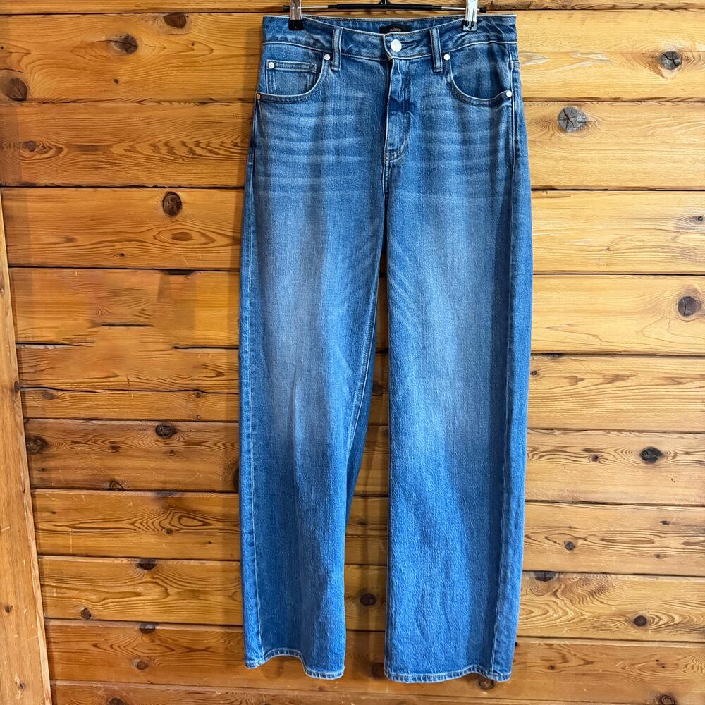 Quince Women's Straight-Leg Jeans in Medium Blue Wash